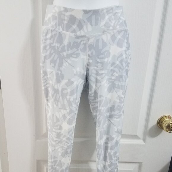 Jockey Pants - Jockey Gray Camo Leggings w/ Criss Cross Detail at ankle SMALL EUC